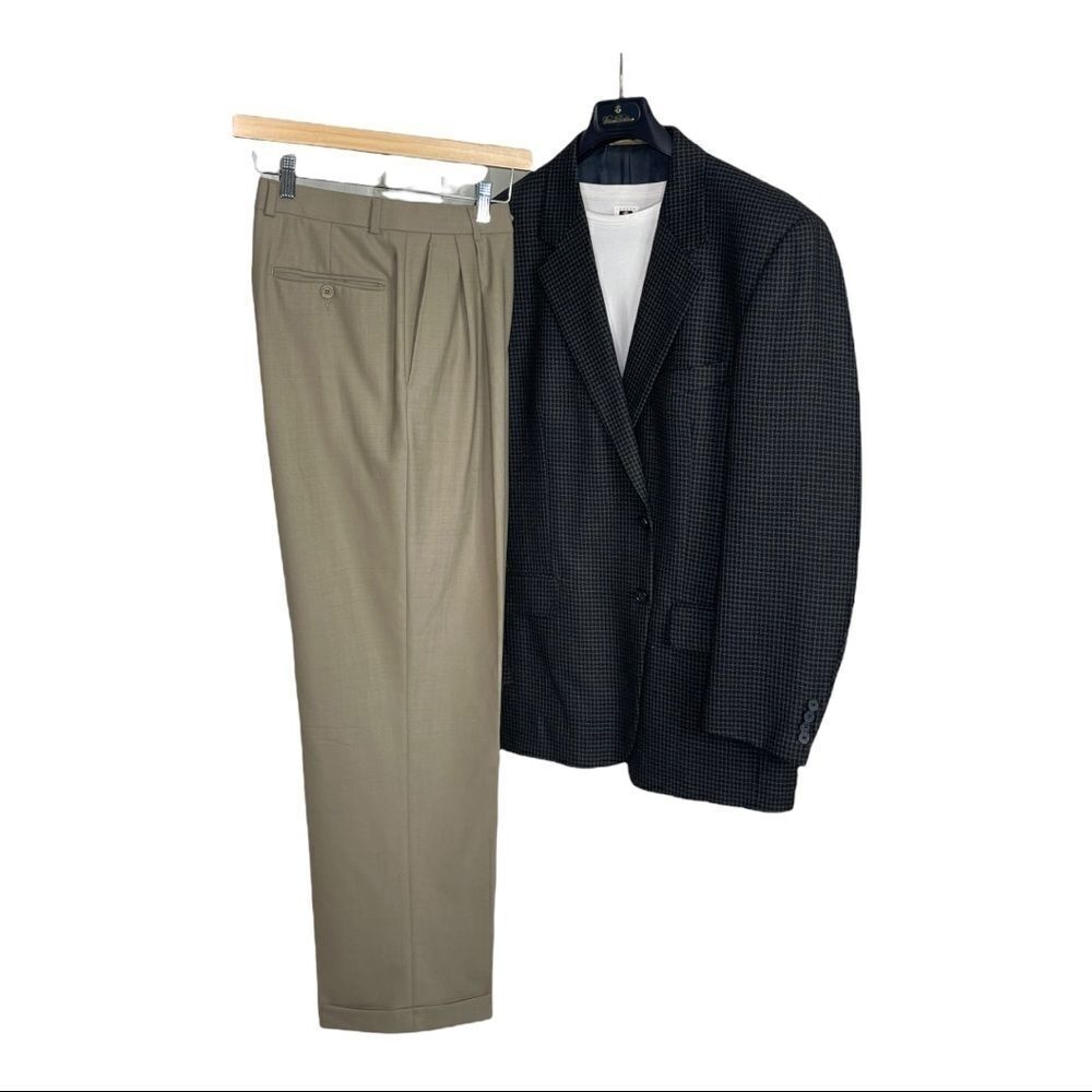 Brooks  Brothers 346 wool stretch pleated pants with cuffs